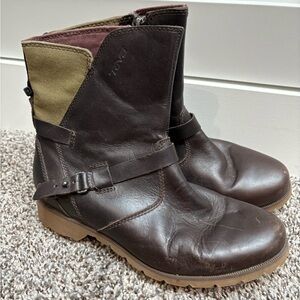 Teva Brown Leather Women’s Boots Size 6.5 Excellent Condition
